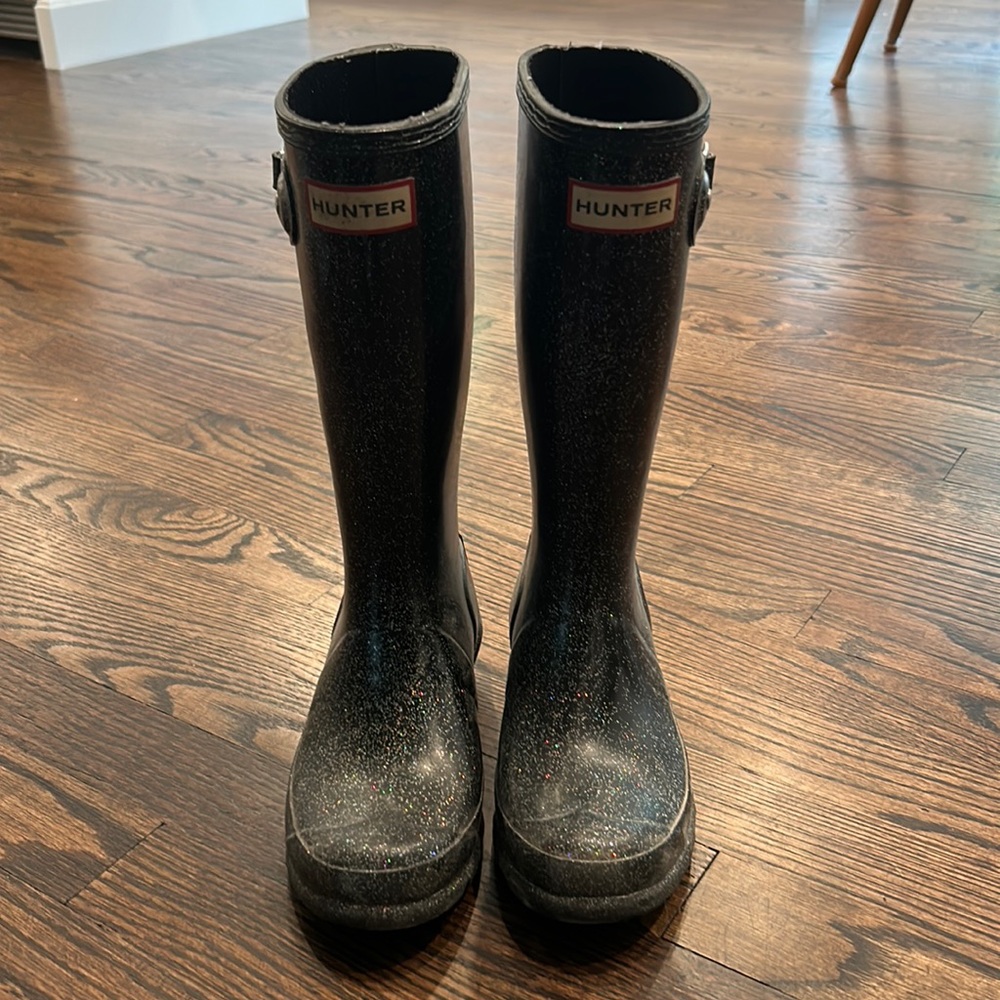 Hunter glitter black rain boots size 2b/3g. Great condition